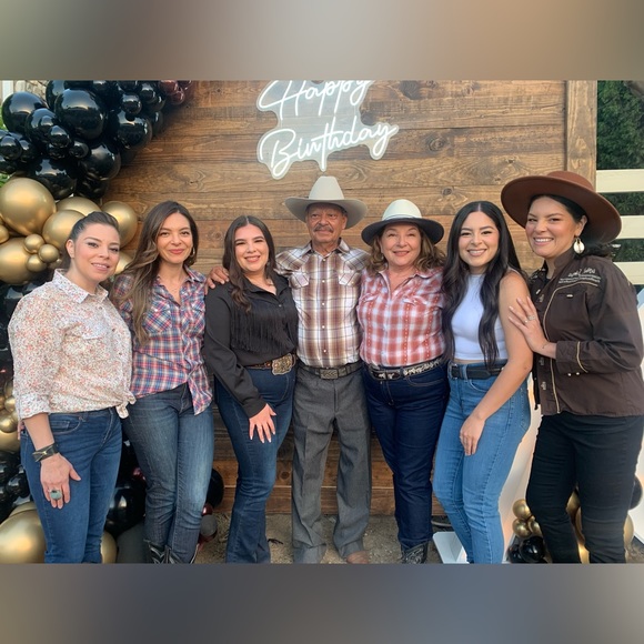 Meet your Posher, Vanessa - Picture 4 of 16